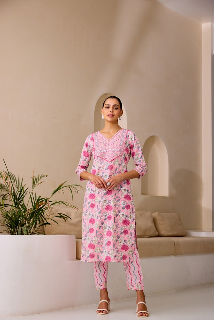 Neerus Pink embellished straight suit set - detail view 4