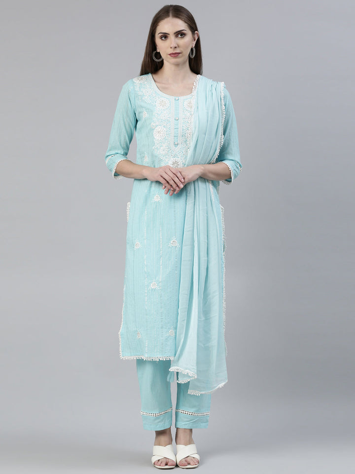 Neerus Green cotton embroidered kurta set straight silhouette - front view