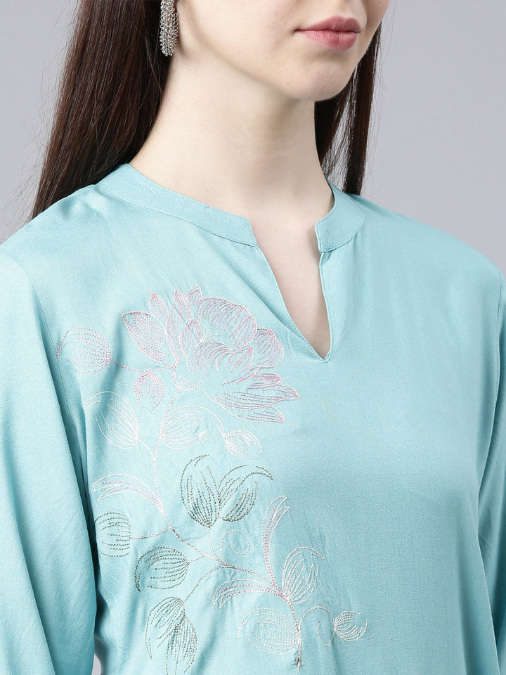 Neerus Blue rayon printed straight kurta - detail view 2