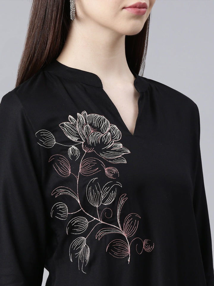 Neerus Black printed floral straight kurta - detail view 2