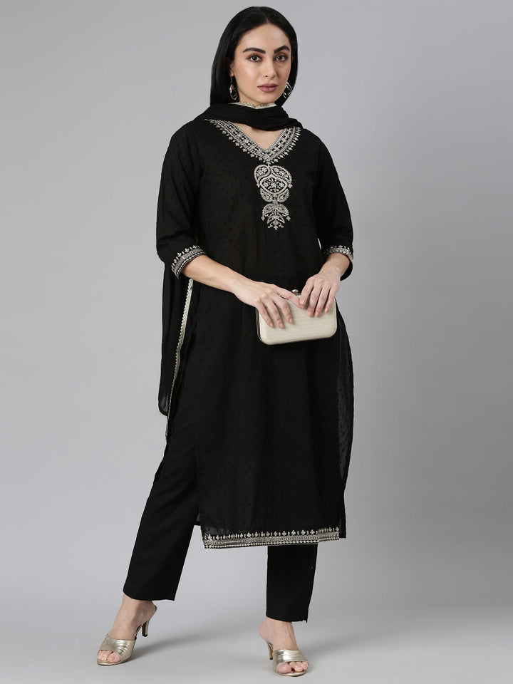 Neerus Black solid straight suit set with dupatta - detail view 2