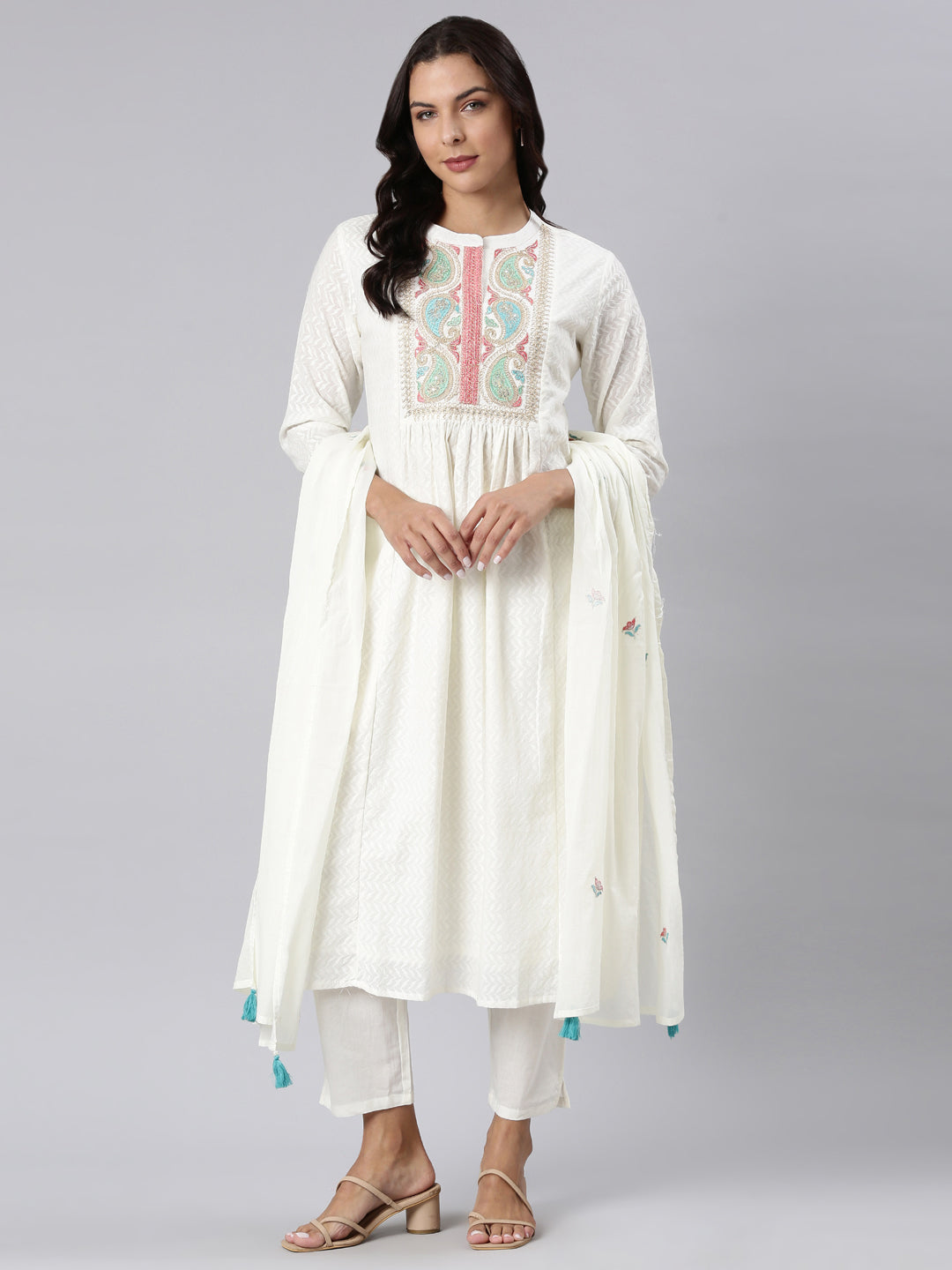 Neerus White cotton panelled straight suit set - detail view 3