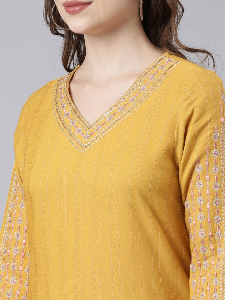 Neerus Yellow cotton printed floral straight kurta - detail view 3