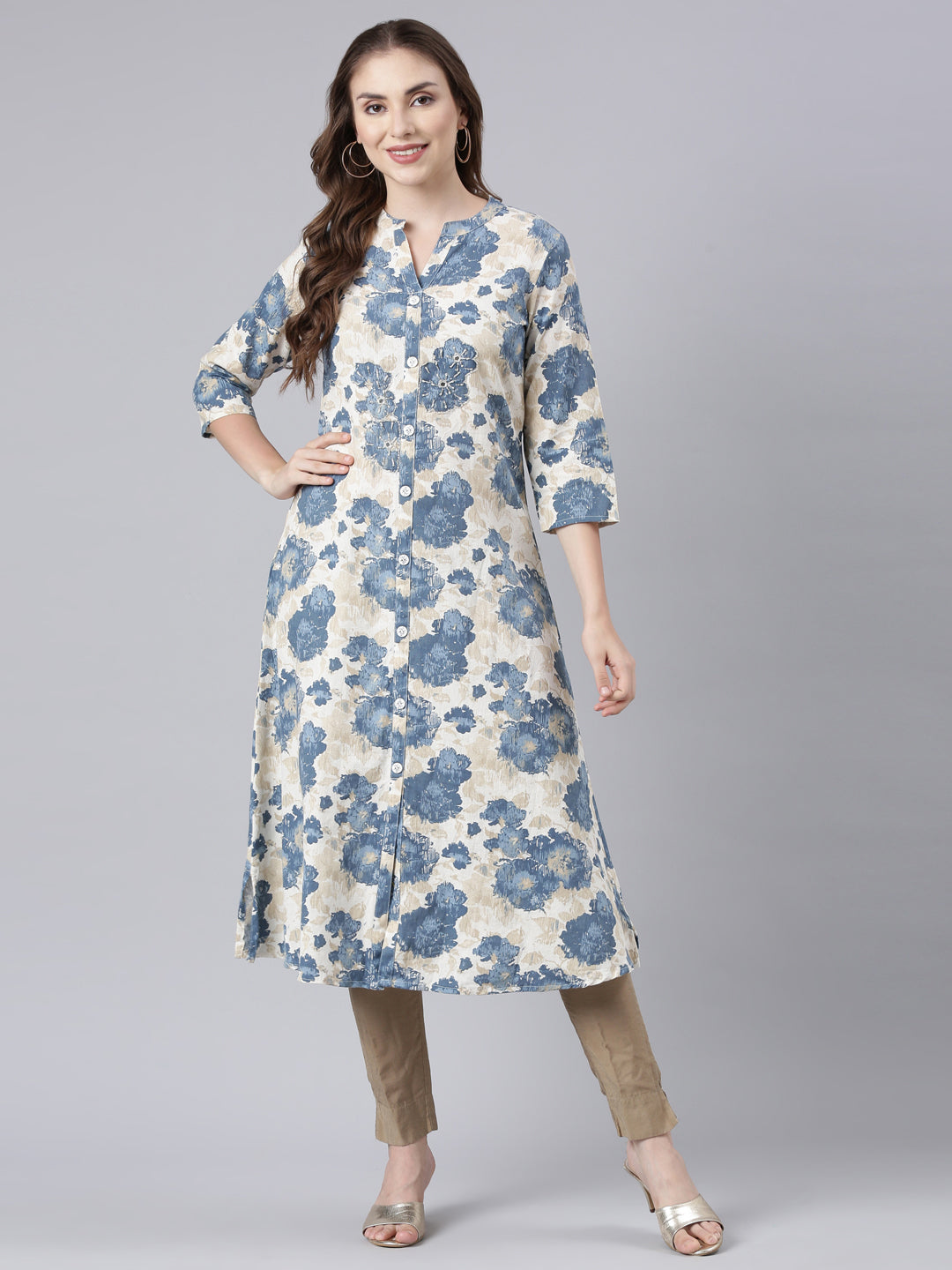 Neerus Blue printed floral straight kurta - detail view 3