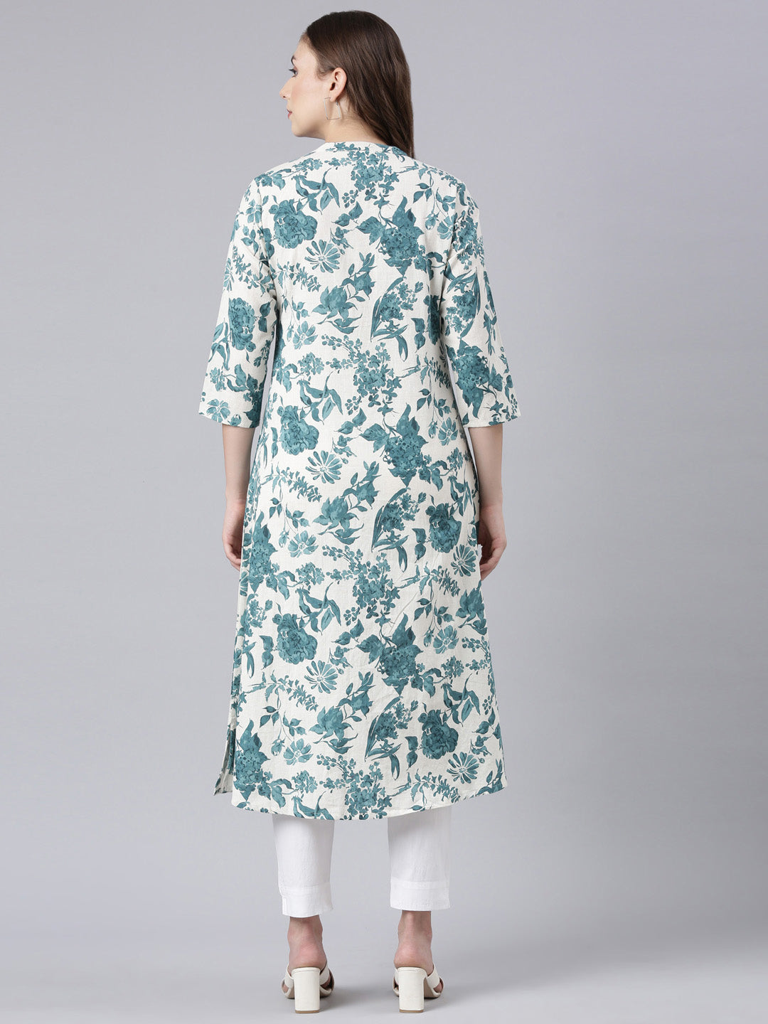 Neerus Green floral printed straight kurta - detail view 1