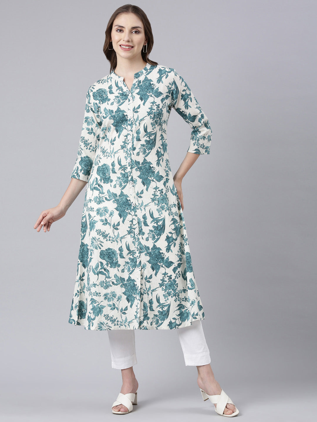 Neerus Green floral printed straight kurta - detail view 3