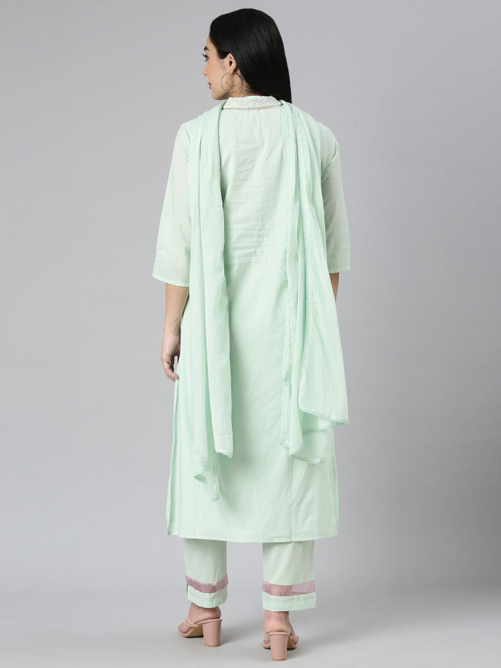 Neerus Green solid straight kurta suit set with trouser and dupatta - side view