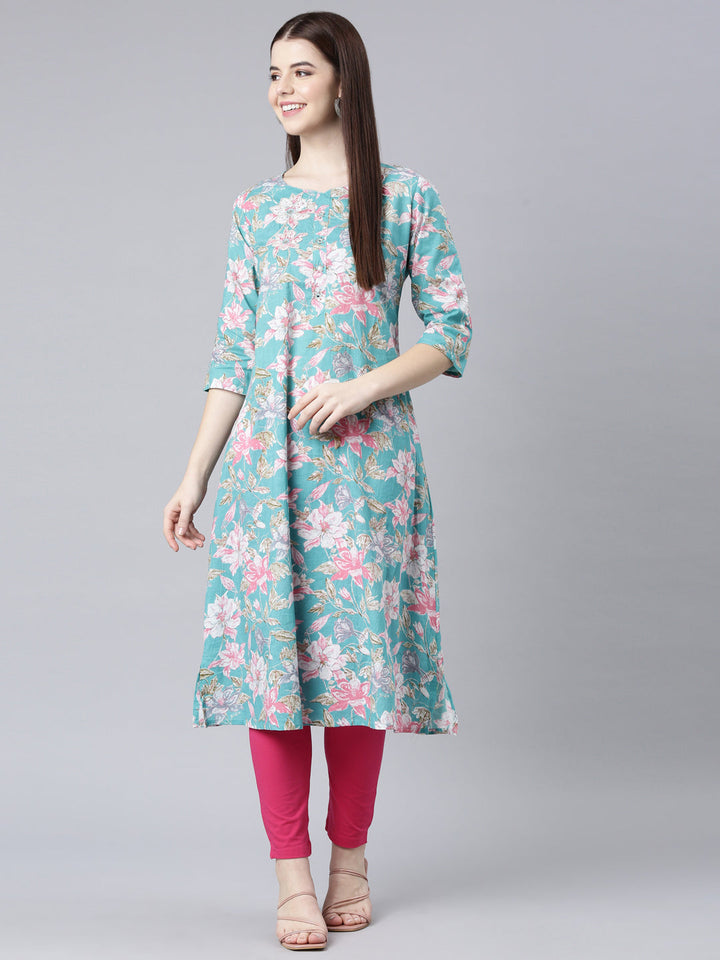 Neerus Green rayon printed straight kurta - detail view 4