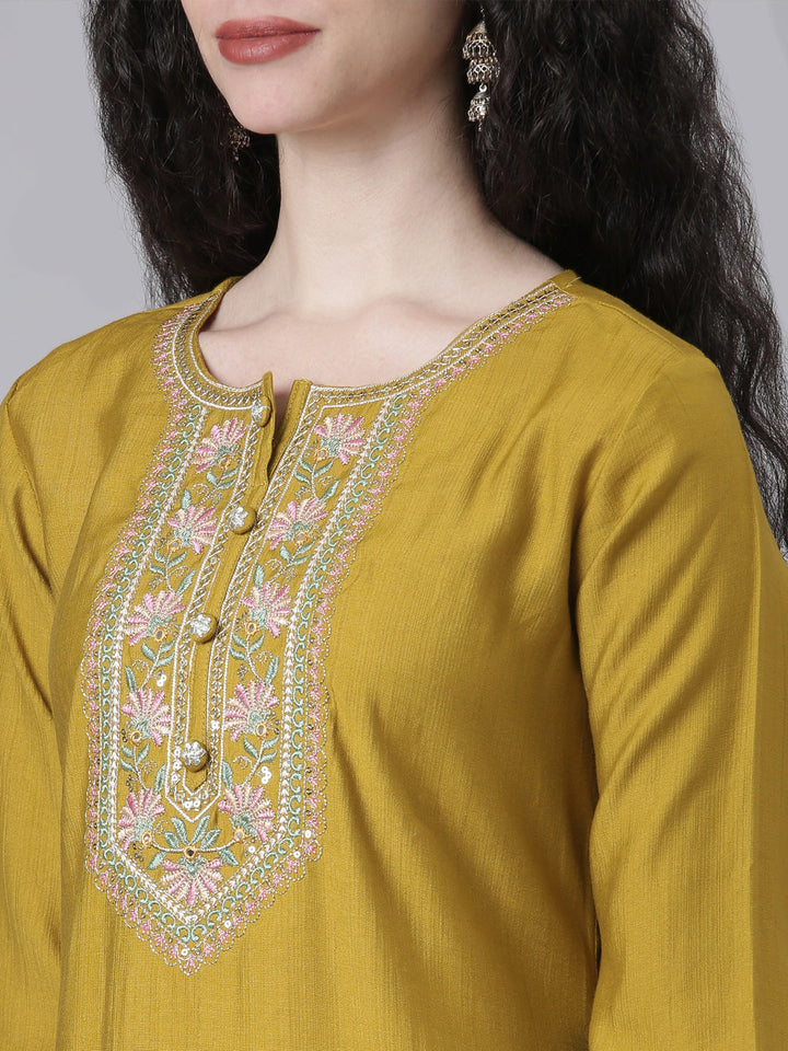 Neerus Green Printed Straight Kurta and Trousers With Dupatta