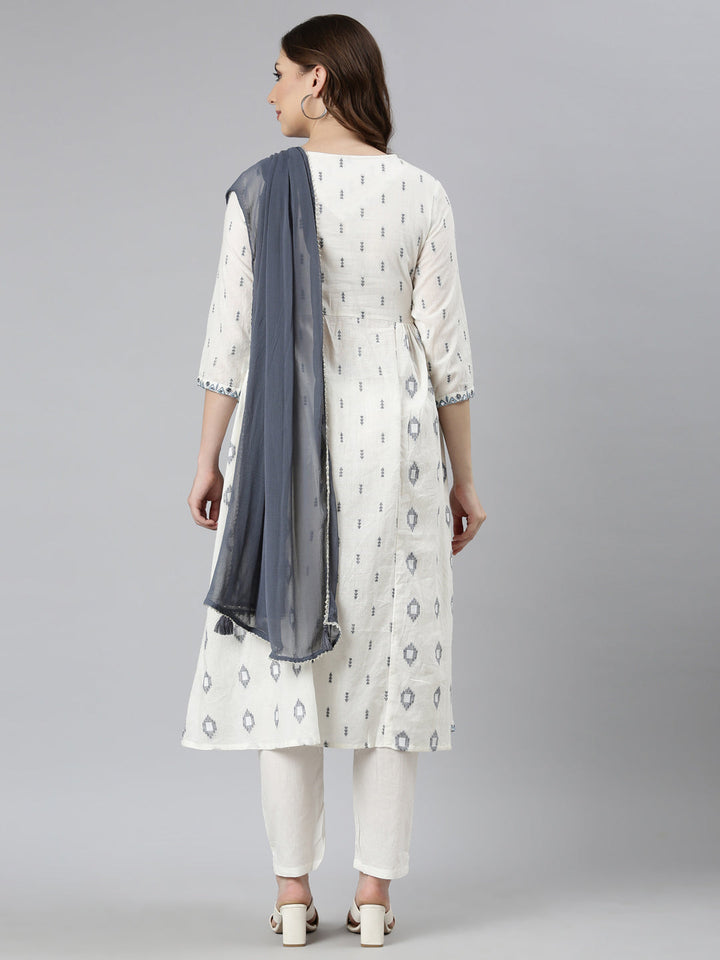 Neerus White cotton printed suit set - side view