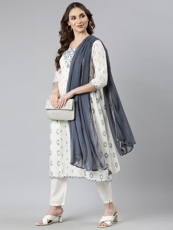 Neerus White cotton printed suit set - detail view 1