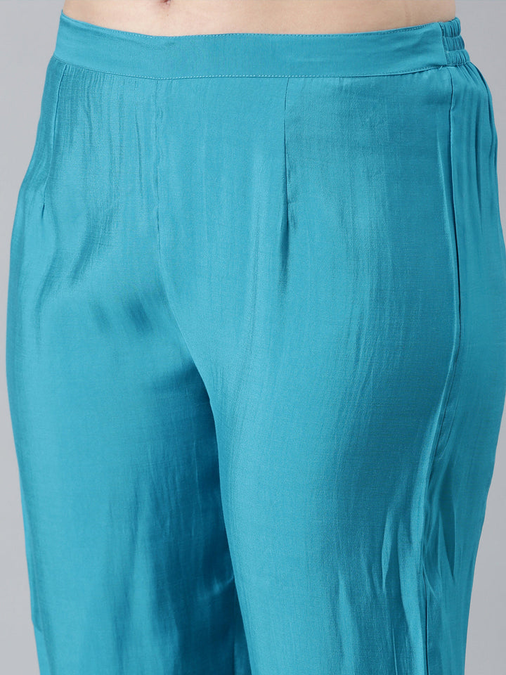 Neerus Green solid straight suit set with dupatta - detail view 2