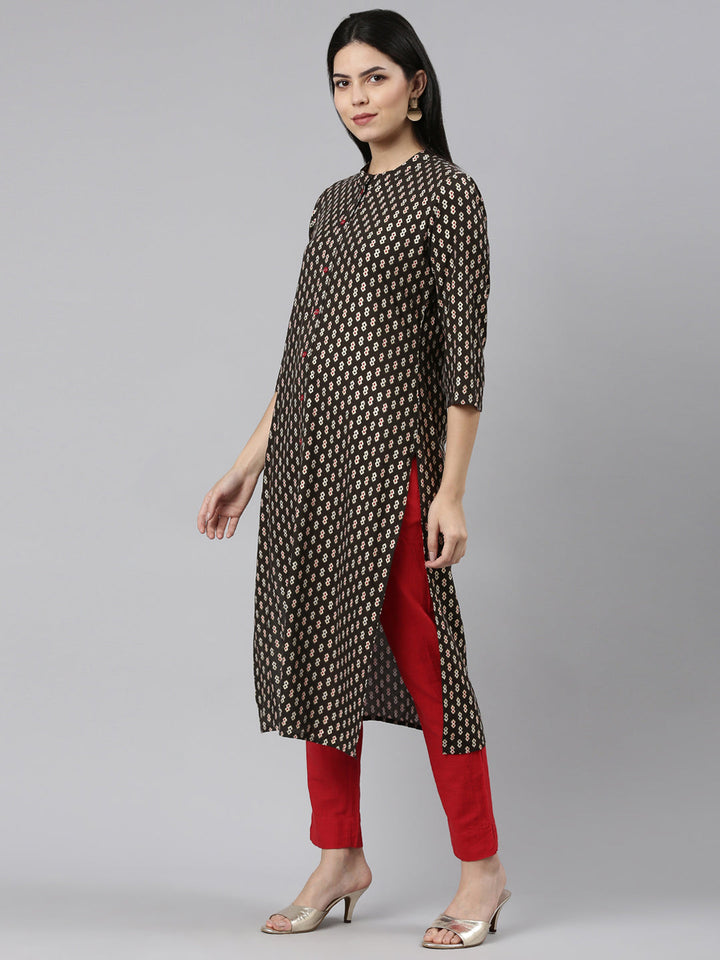 Neerus Green rayon printed straight kurti - back view