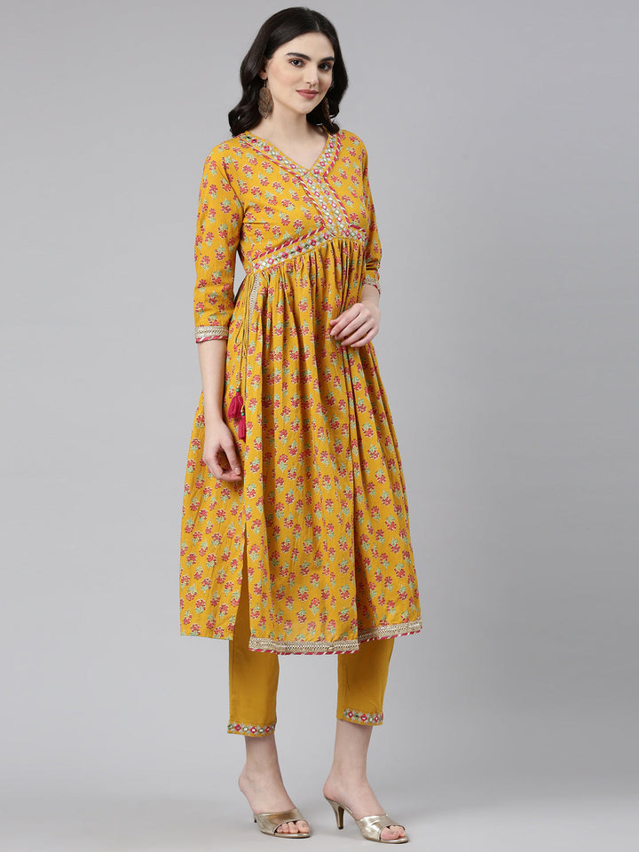 Neerus Yellow cotton printed kurta set - back view