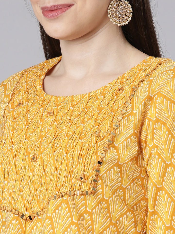 Neerus Mustard Casual Quirky Straight Kurtas