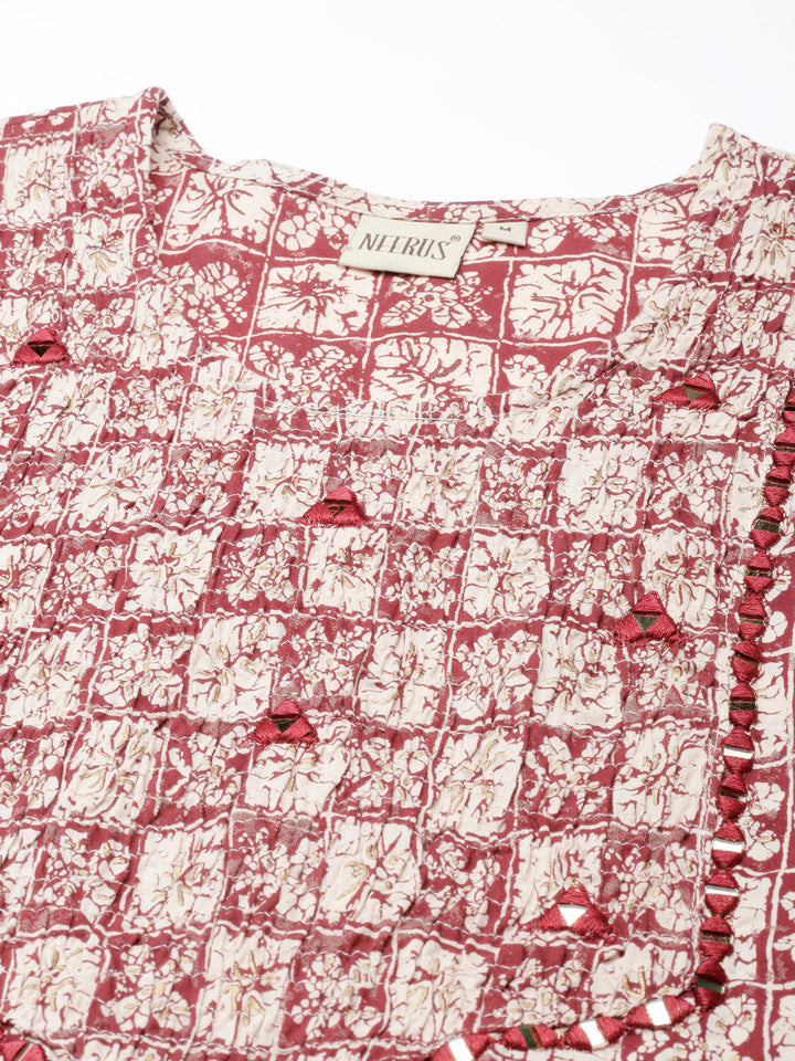 Neerus Maroon rayon printed straight kurti - detail view 3