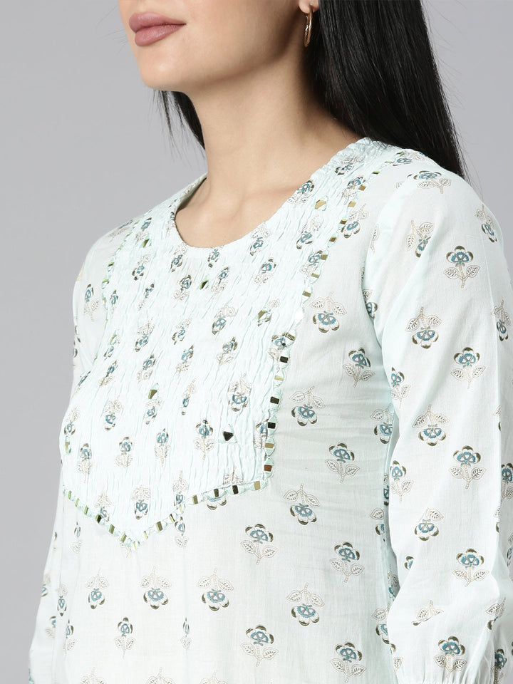 Neerus Blue cotton printed straight kurta - detail view 2