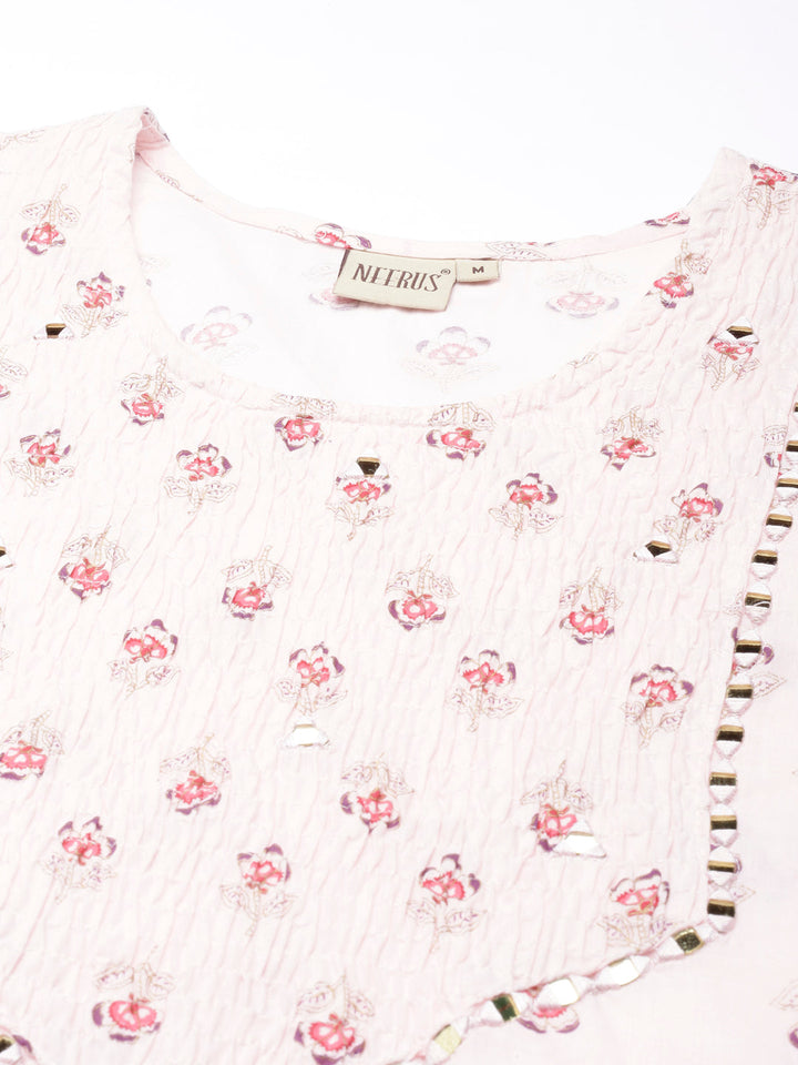 Neerus Pink cotton printed straight kurta - detail view 3