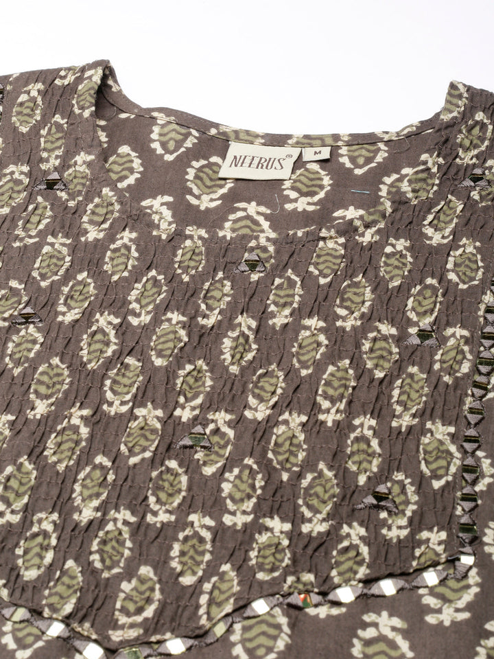 Neerus Brown cotton printed straight kurta - detail view 3