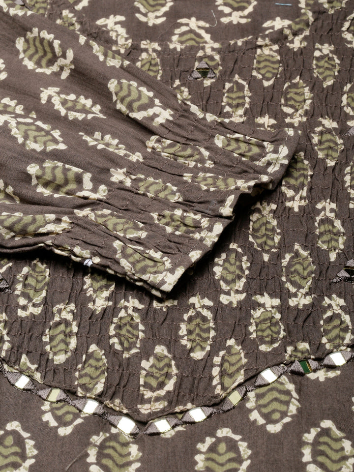 Neerus Brown cotton printed straight kurta - detail view 4
