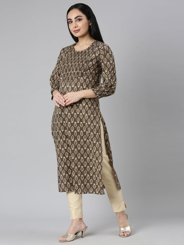 Neerus Brown cotton printed straight kurta - back view
