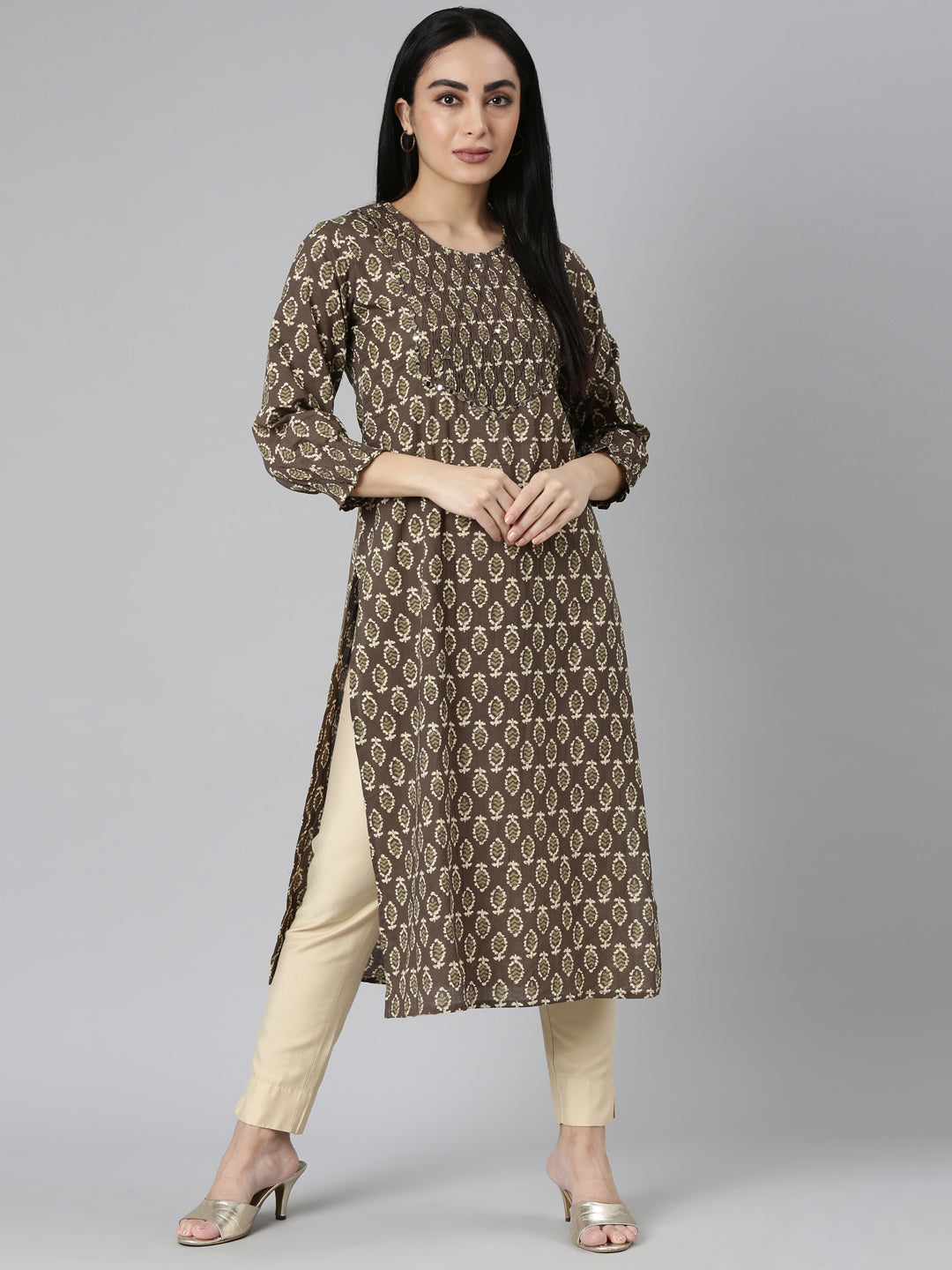 Neerus Brown cotton printed straight kurta - detail view 5