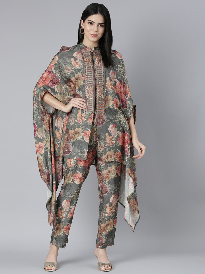Neerus Green muslin printed kurta set with trousers - detail view 2