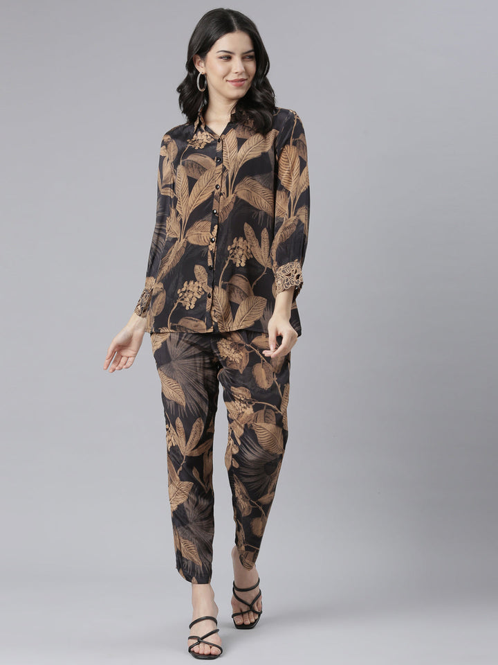 Neerus Black Regular Straight Abstract Top And Trousers
