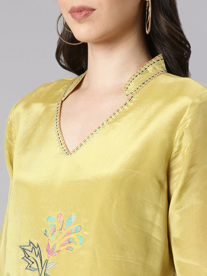 Neerus Green tissue embroidered straight suit set - detail view 1