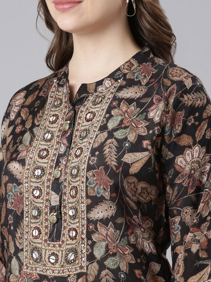 Neerus Black muslin printed kurta set - detail view 2