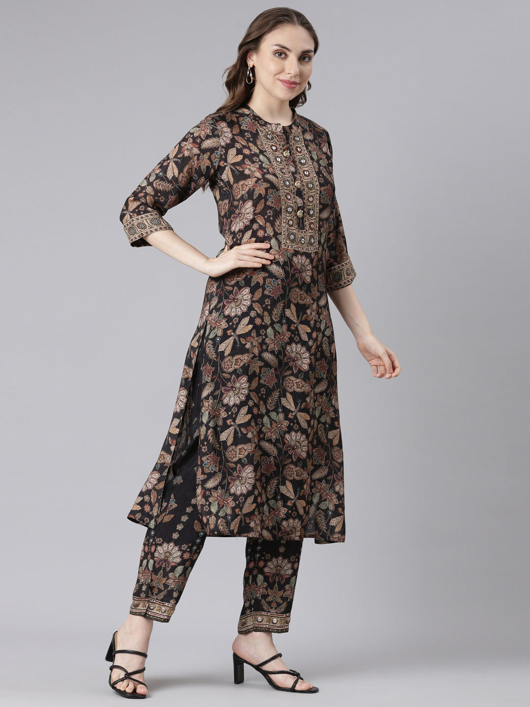 Neerus Black muslin printed kurta set - side view