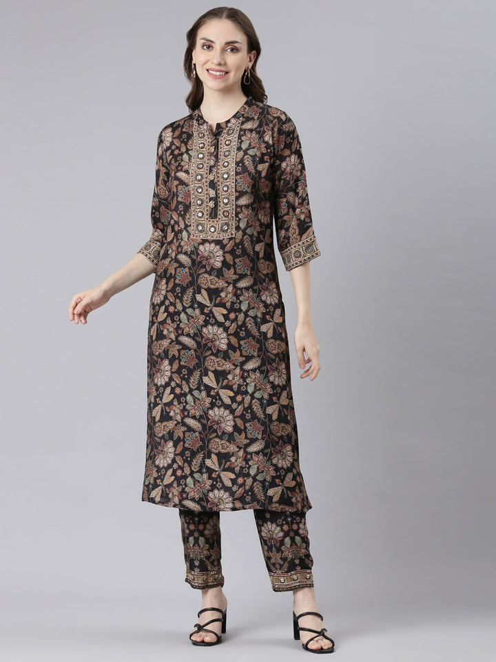 Neerus Black muslin printed kurta set - detail view 3