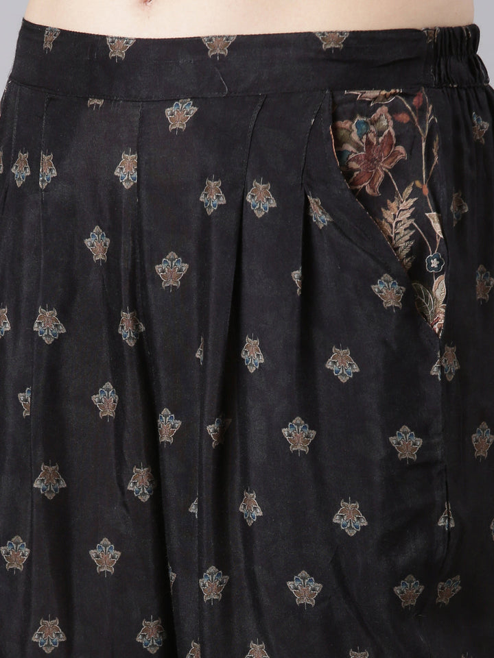 Neerus Black muslin printed kurta set - detail view 4