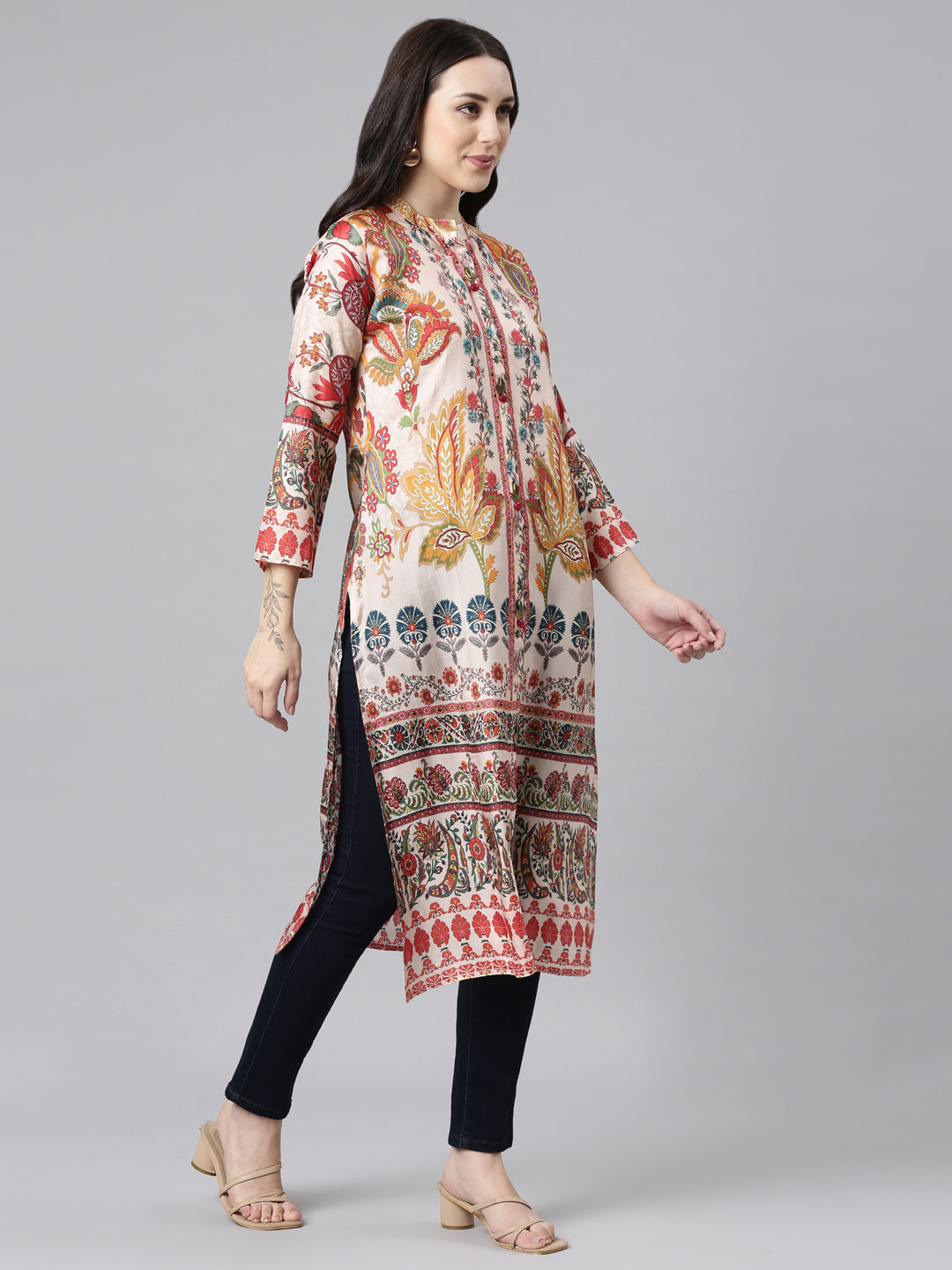 Neerus Pink chinon printed straight kurta - back view