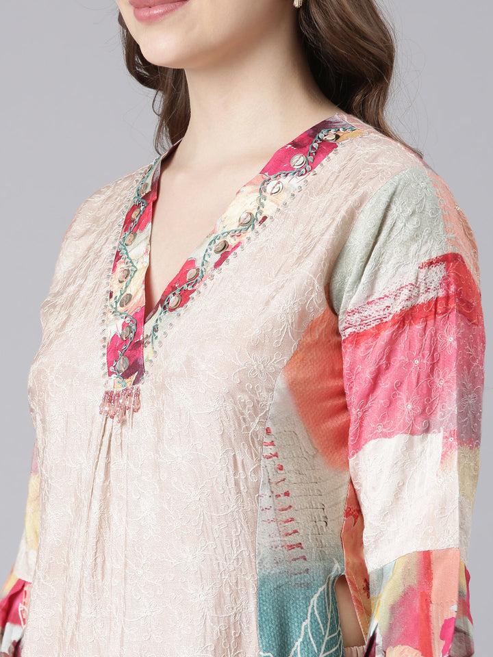 Neerus Multi chinon printed kurta set floral straight silhouette - detail view 2