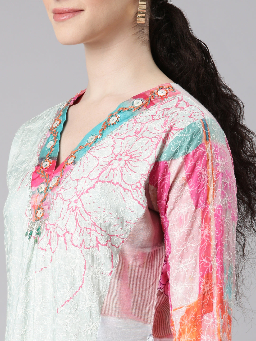 Neerus Multi muslin printed kurta set with trousers - detail view 1