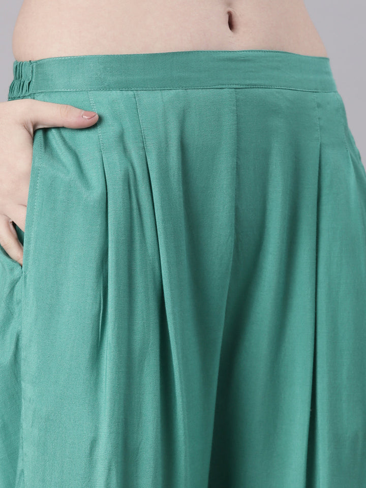 Neerus Green Printed Straight Kurta and Trousers With Dupatta