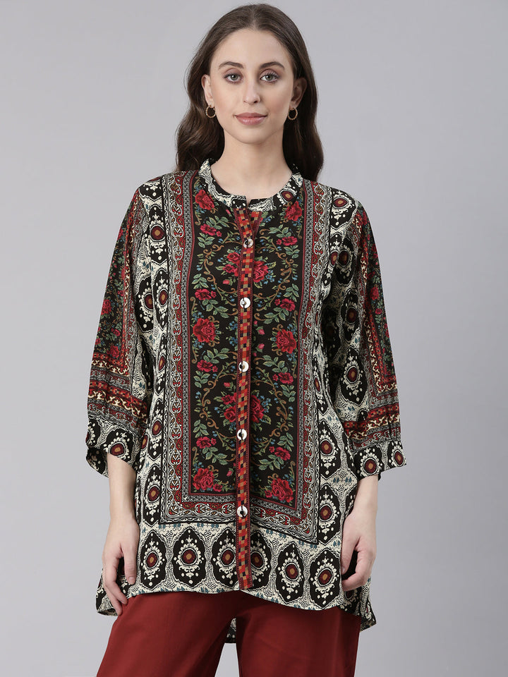 Neerus Black Curved Floral Casual Kurti