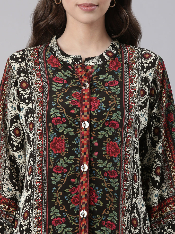 Neerus Black Curved Floral Casual Kurti