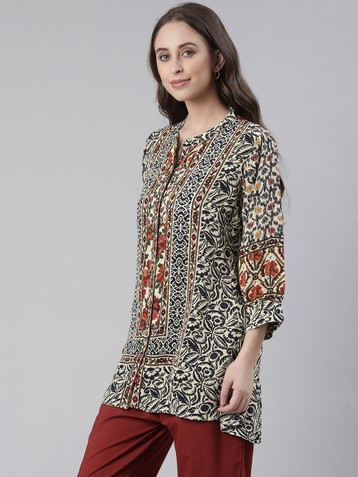 Neerus Multi Curved Floral Casual Kurti