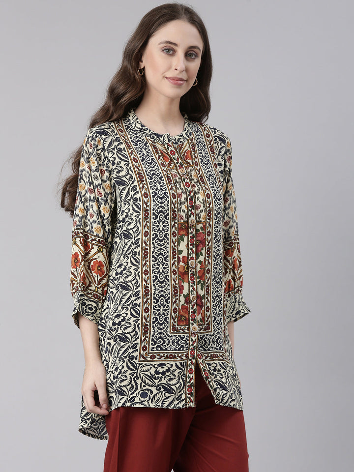 Neerus Multi Curved Floral Casual Kurti