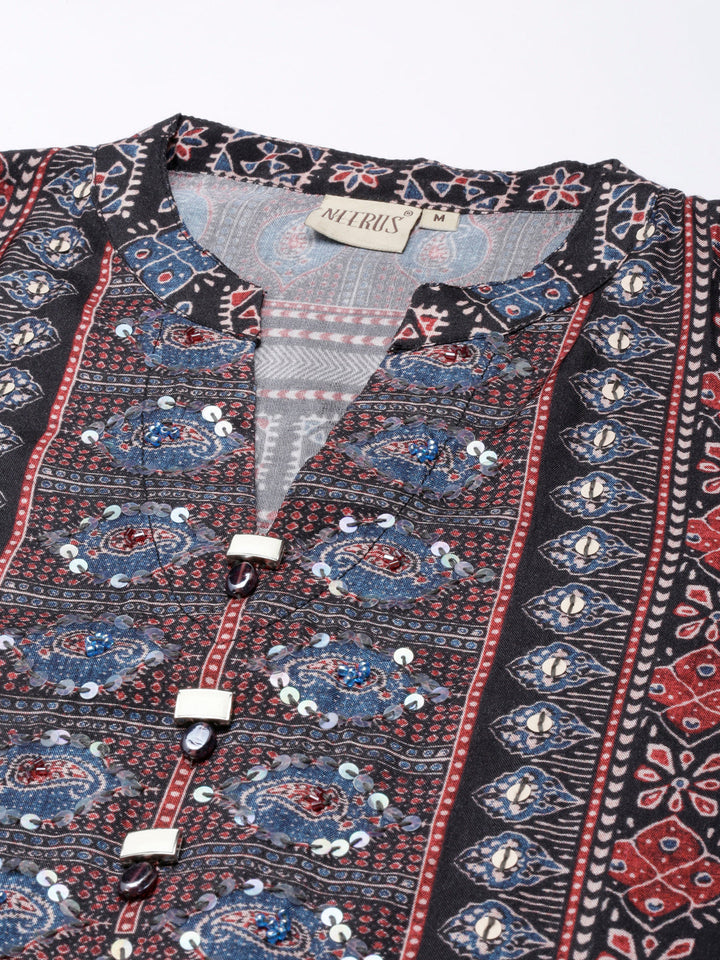 Neerus Black printed floral straight kurta - detail view 1