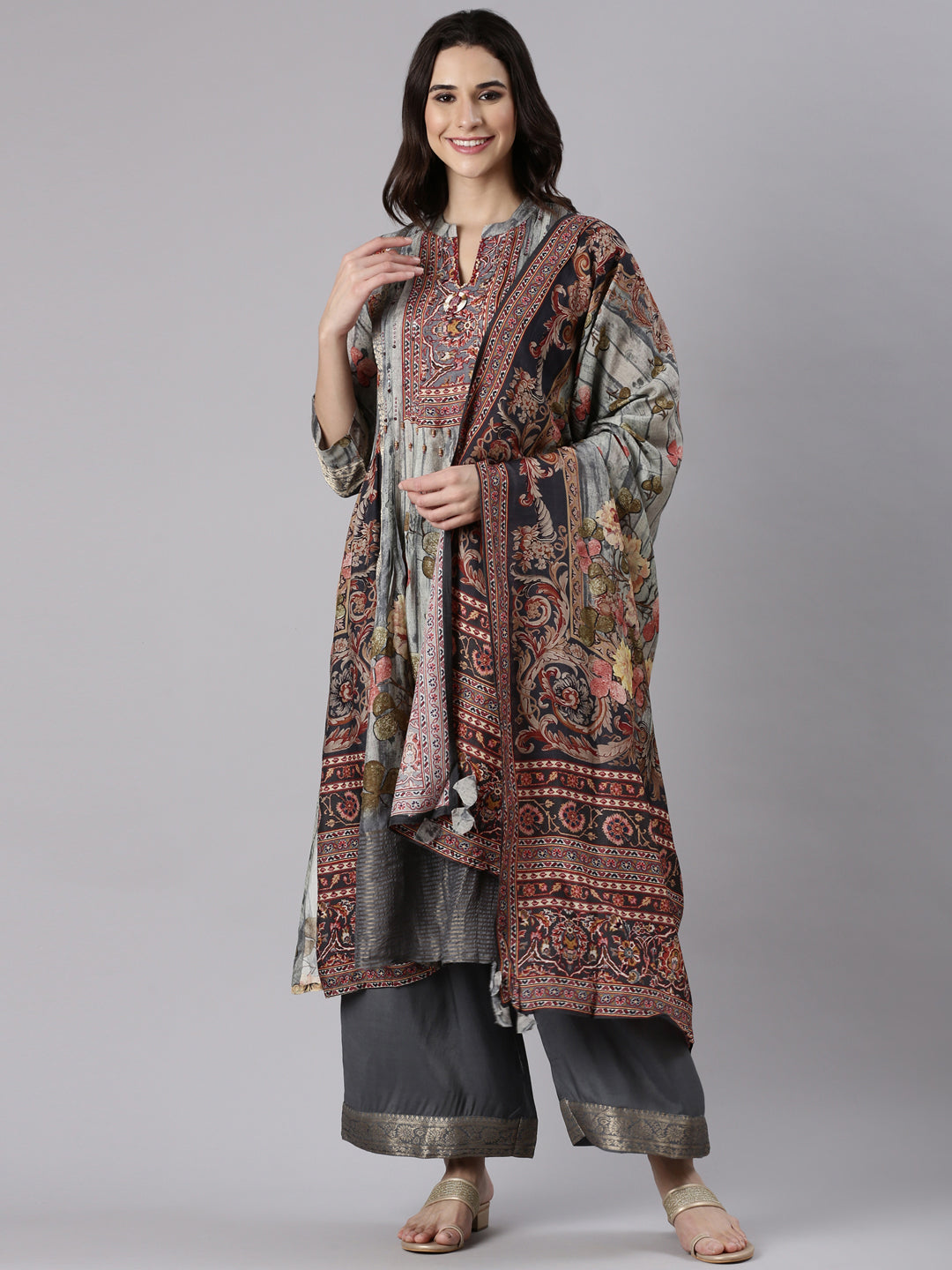 Neerus Grey silk block printed suit set - front view