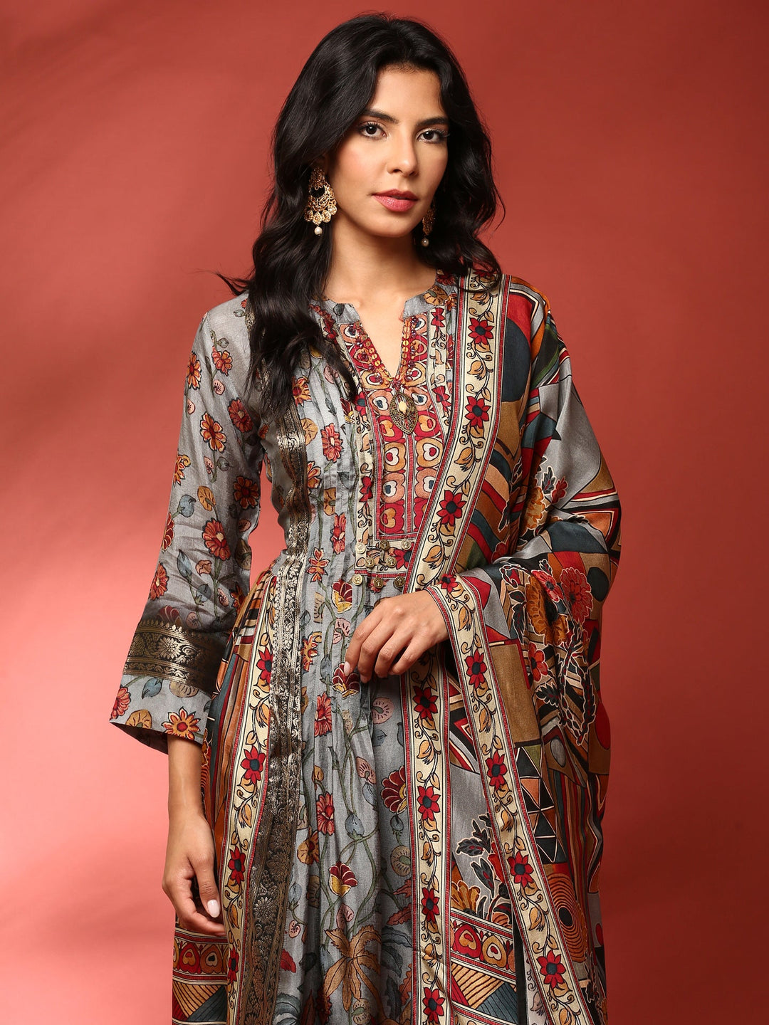 Neerus Grey silk printed Kalamkari suit set - detail view 3