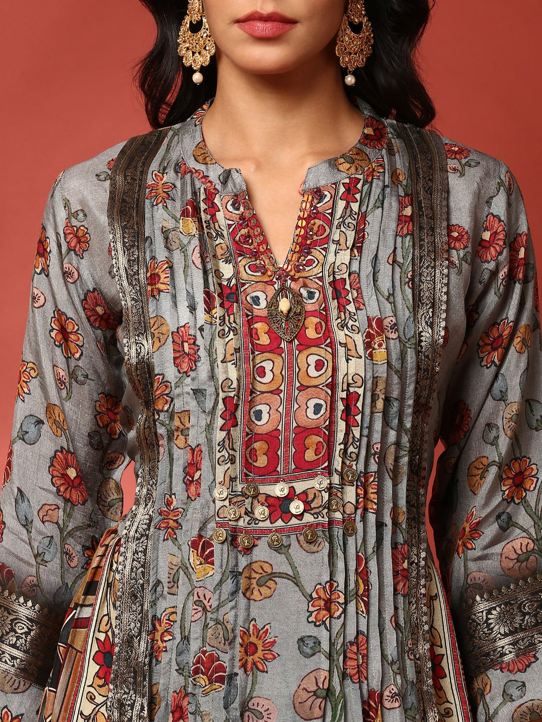 Neerus Grey silk printed Kalamkari suit set - detail view 2