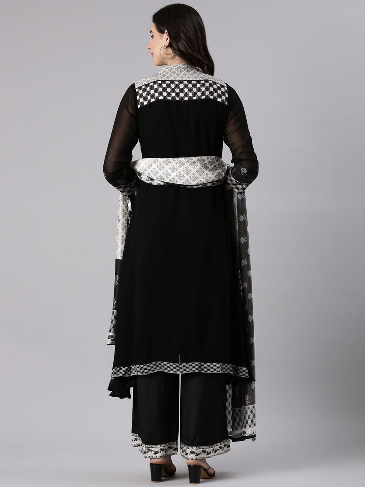 Neerus Black georgette printed suit set - side view