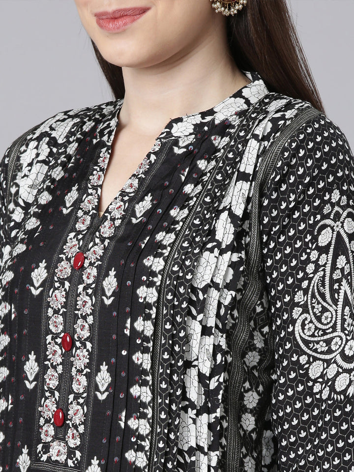 Neerus Black Curved Casual Floral Dresses.