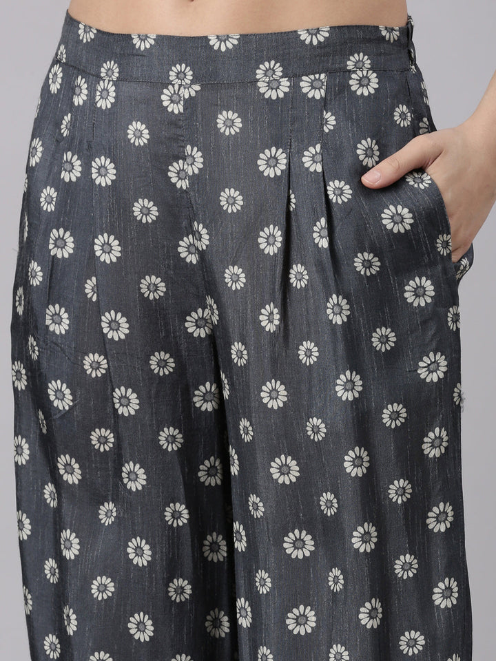 Gray Muslin Printed Three Piece Set