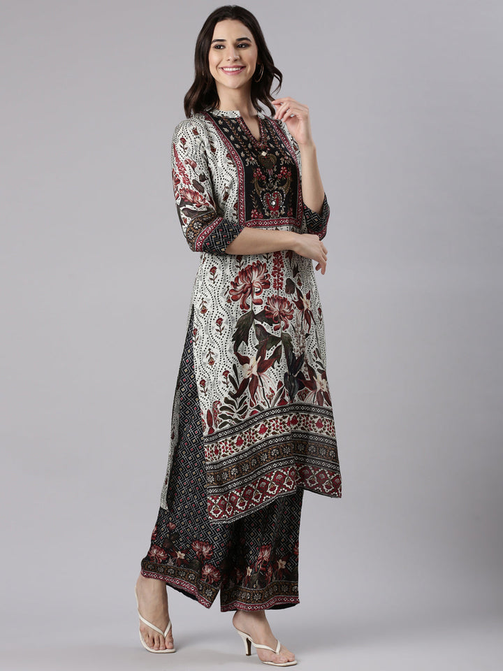 Off White Muslin Printed Three Piece Set