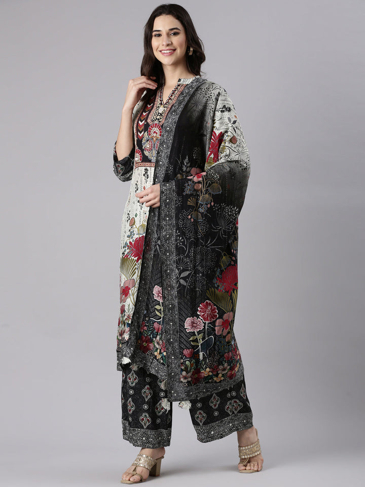 Off White Muslin Printed Three Piece Set